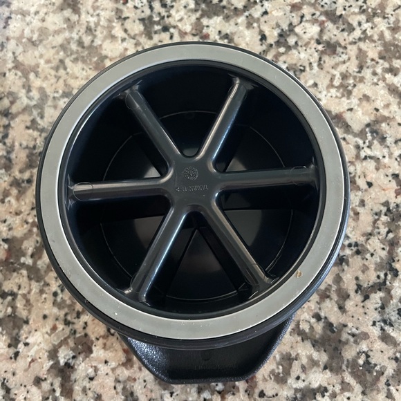 Pampered Chef Veggie Wedger Vegetable Slicer - Picture 3 of 6